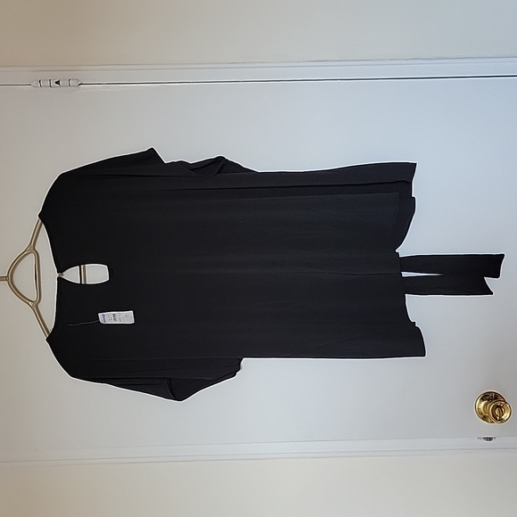 Gramercy 22 Keyhole Back Tie Fron Top - Picture 5 of 7